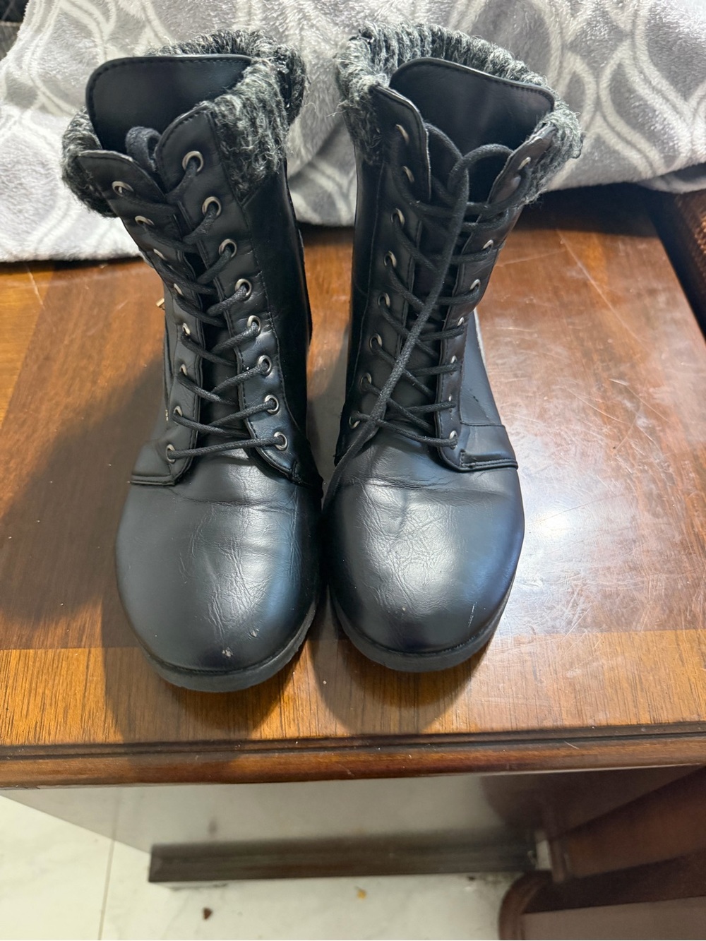 Black Lace-Up women's Winter Boots with Knit Collar